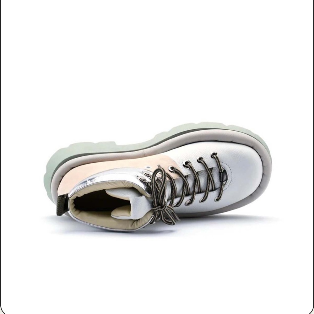 4ccccees Stylish White and Gray Lace-Up Boots
